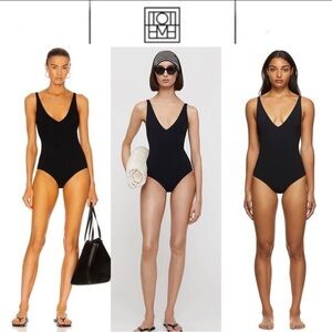 TOTEME Deep Neck One Piece Swimsuit in Black sz S 190$